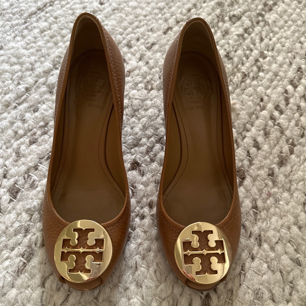 Tory Burch Tan open toe wedges